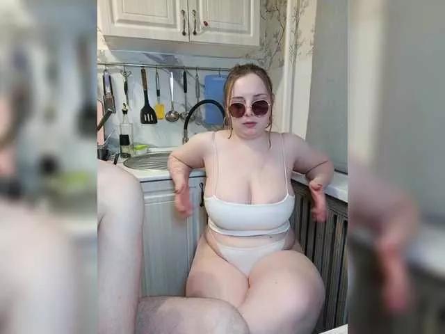 Red-rooms from BongaCams is Freechat
