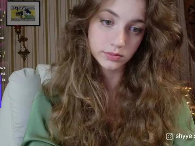 Sarahsupershy from BongaCams