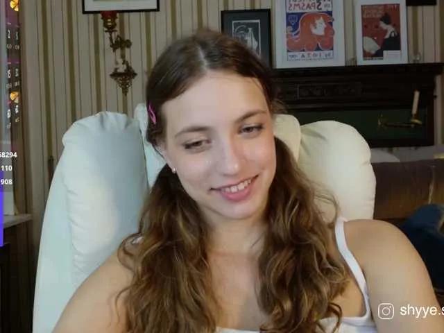 Sarahsupershy from BongaCams