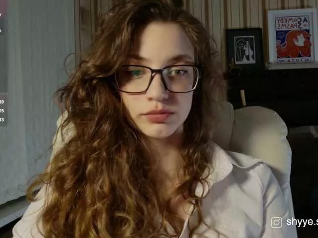 Sarahsupershy from BongaCams