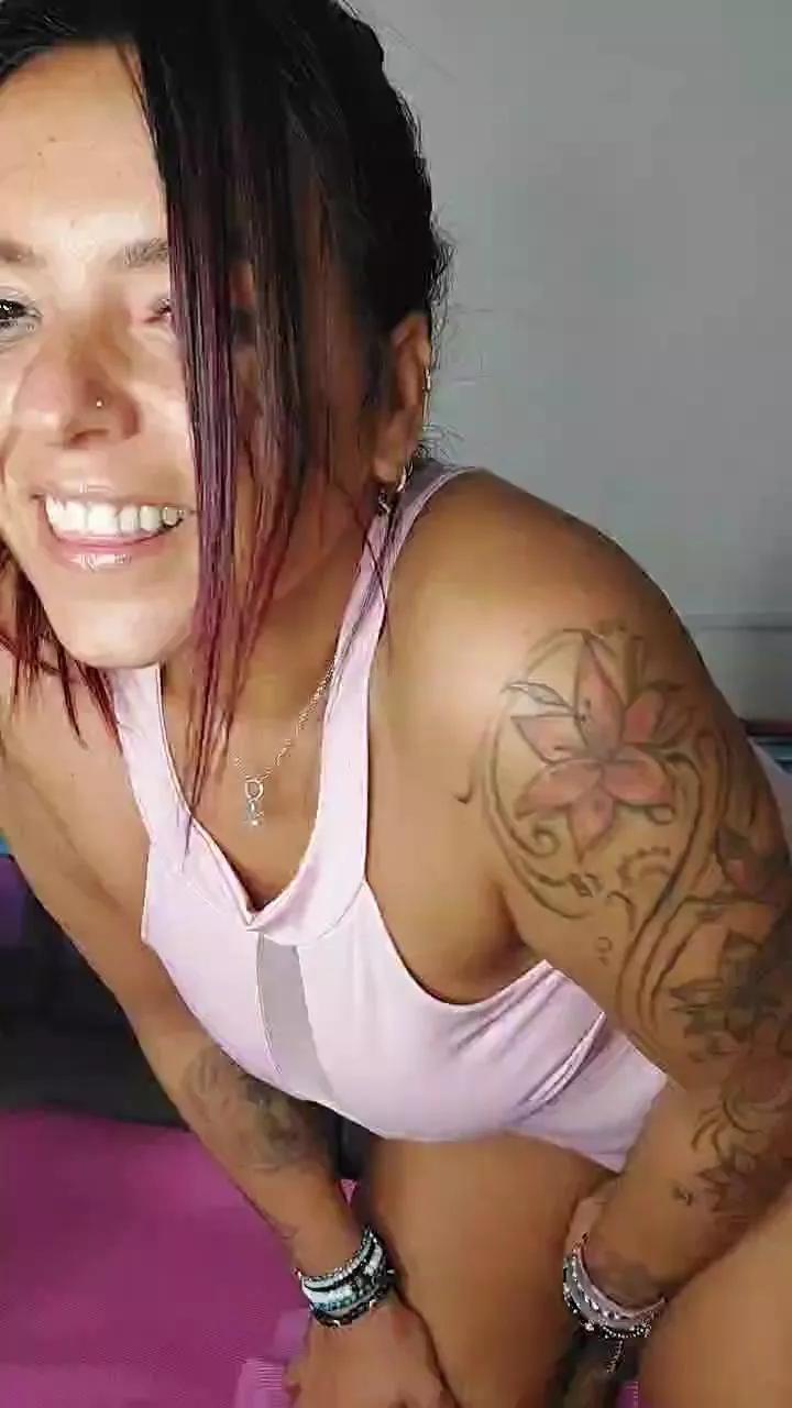 Allyson22andy from Cam4