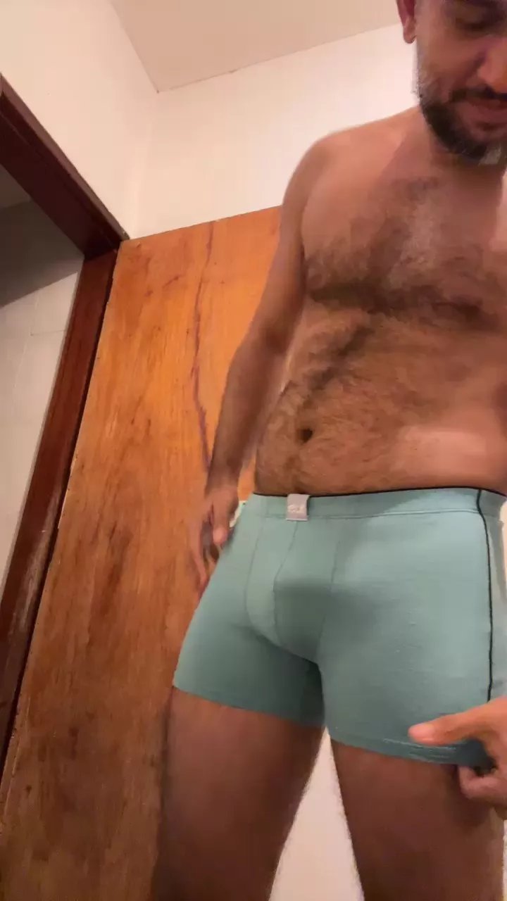 Offline Barbudozscam on Cam4