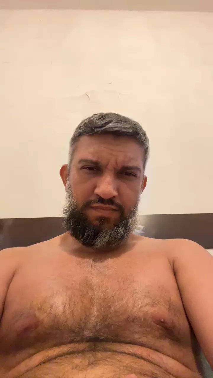 Offline Barbudozscam on Cam4