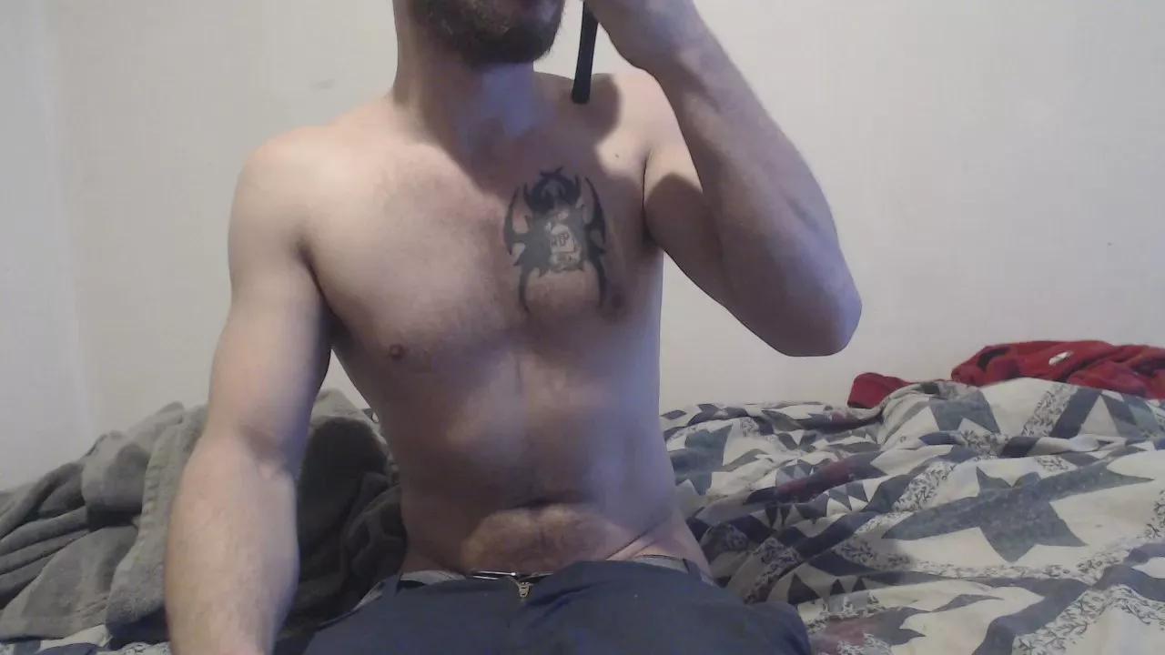 bigBUZZZZ69 from Cam4