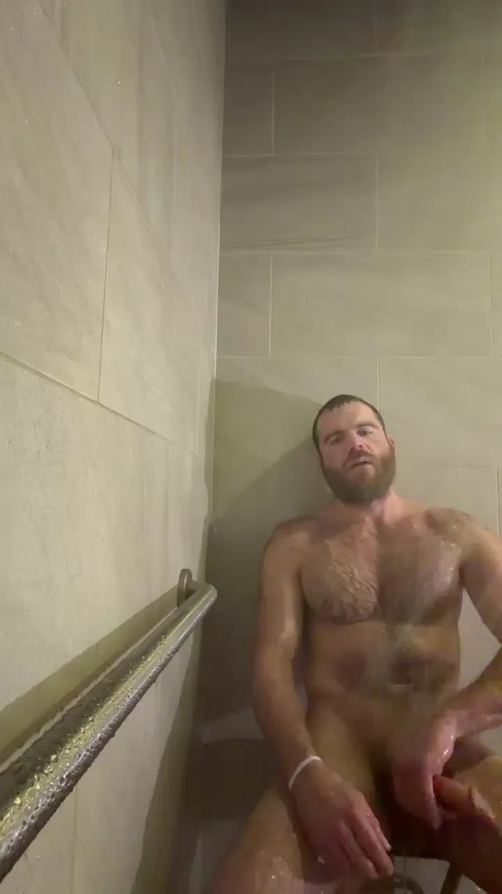 Offline Bighairytopping on Cam4