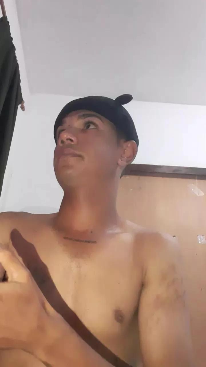 BluBaiano from Cam4