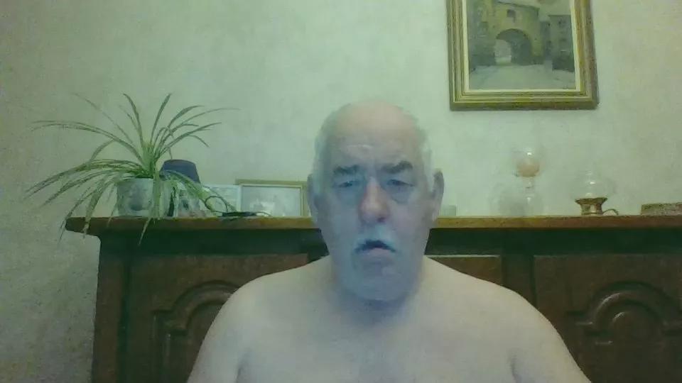bottom672 from Cam4