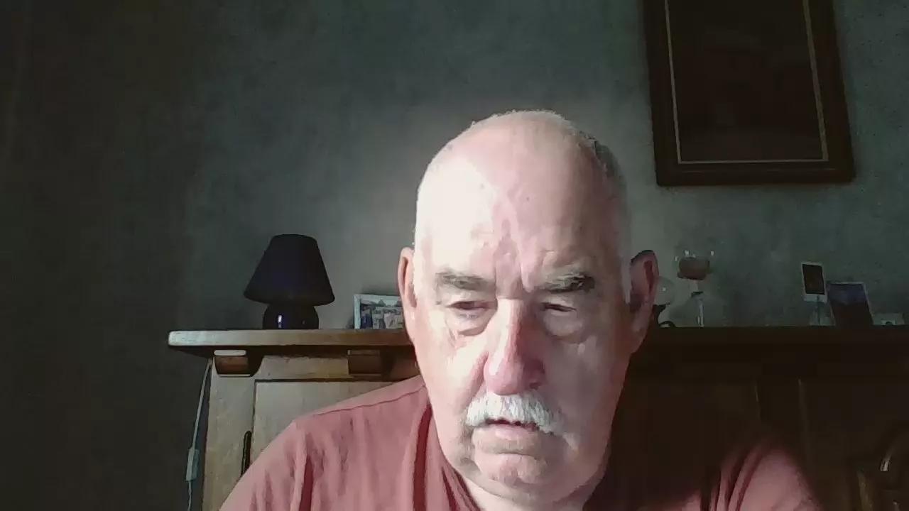 bottom672 from Cam4