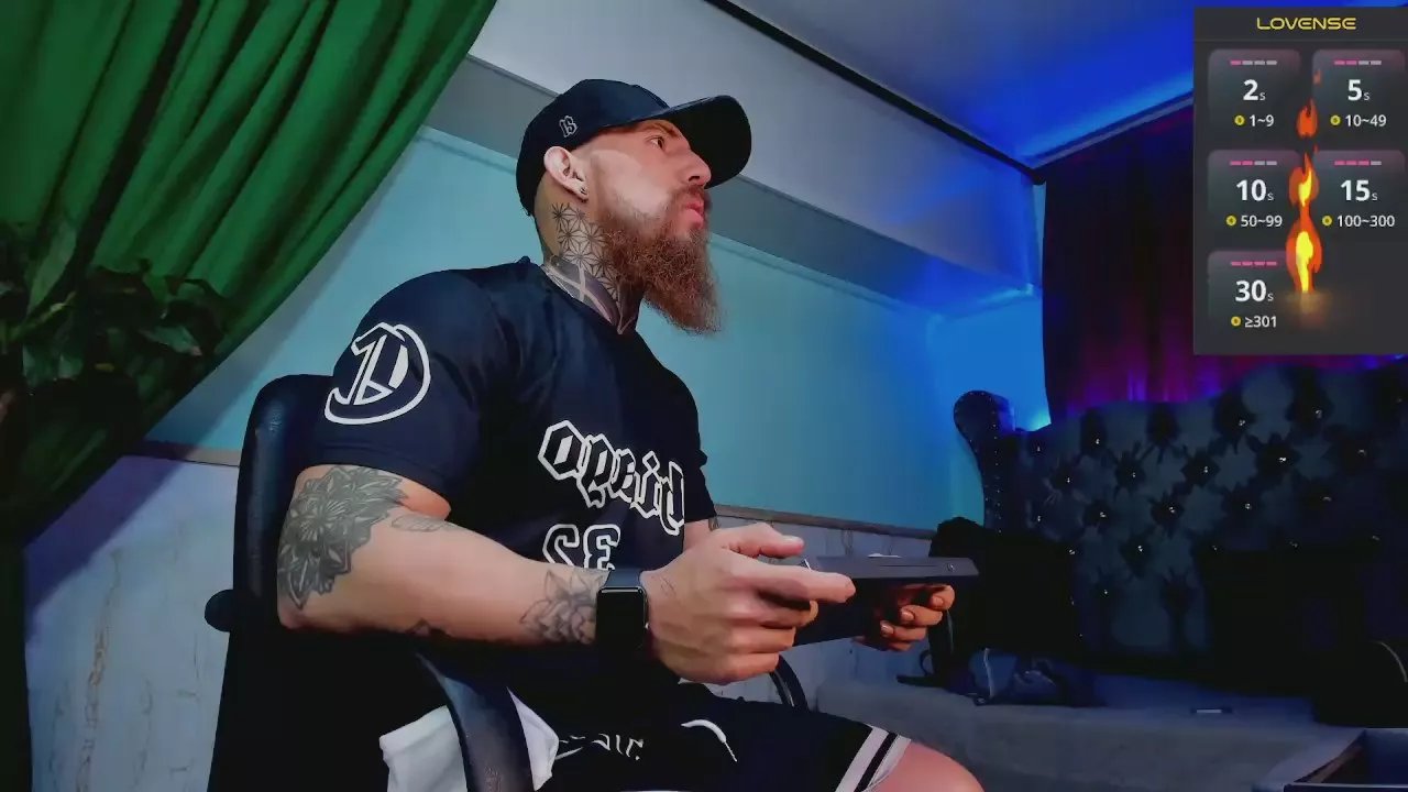 Offline Celtiic_man on Cam4