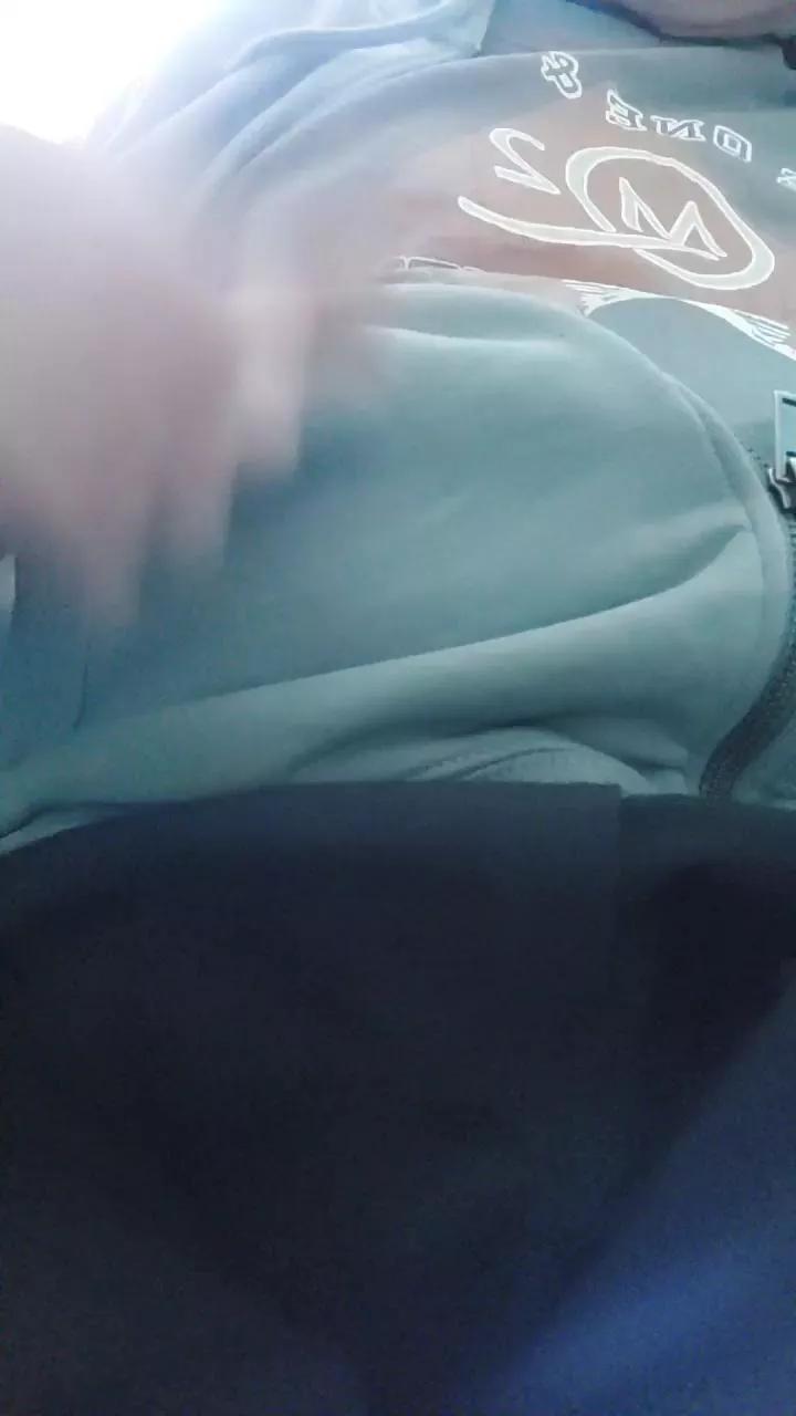 cheekeygeeza61 from Cam4