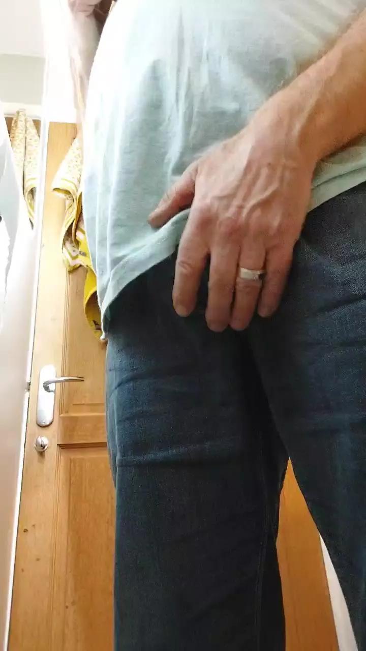 cheekeygeeza61 from Cam4