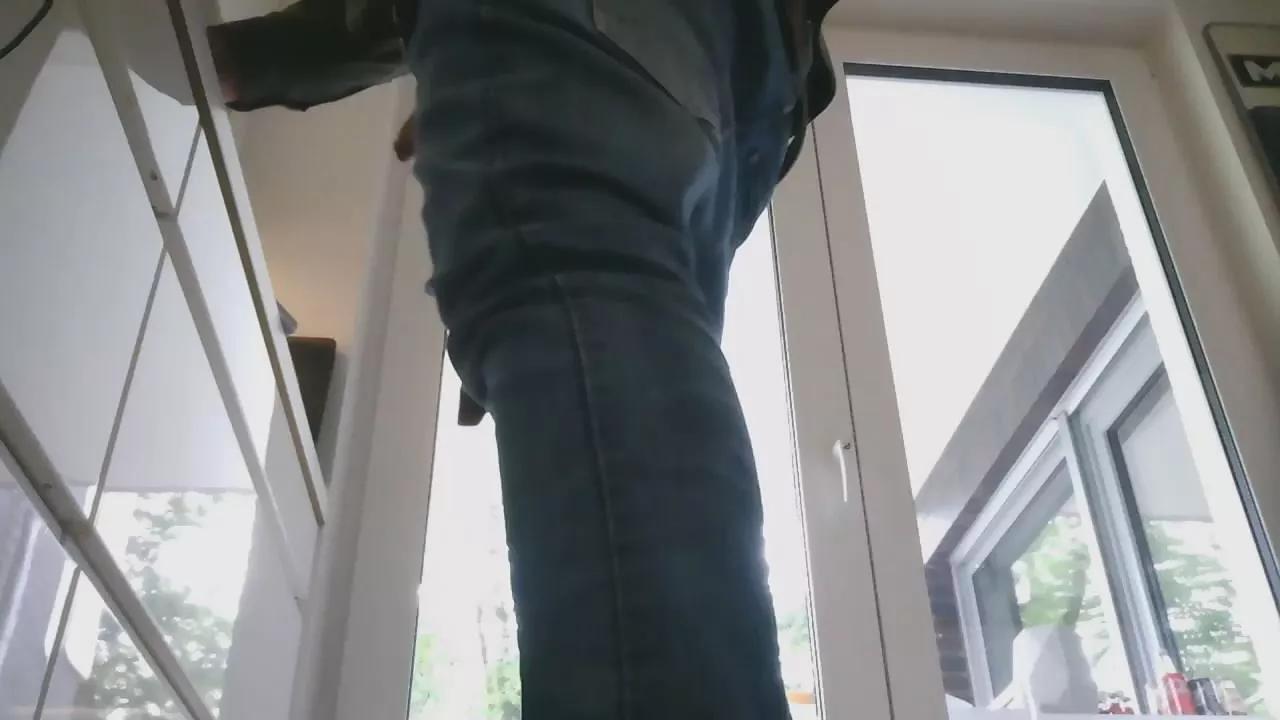 Erleichtbi from Cam4