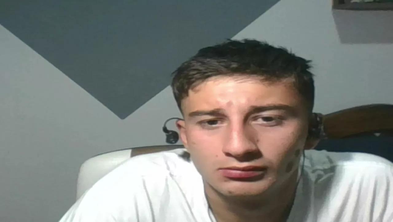 Esteban19PG from Cam4