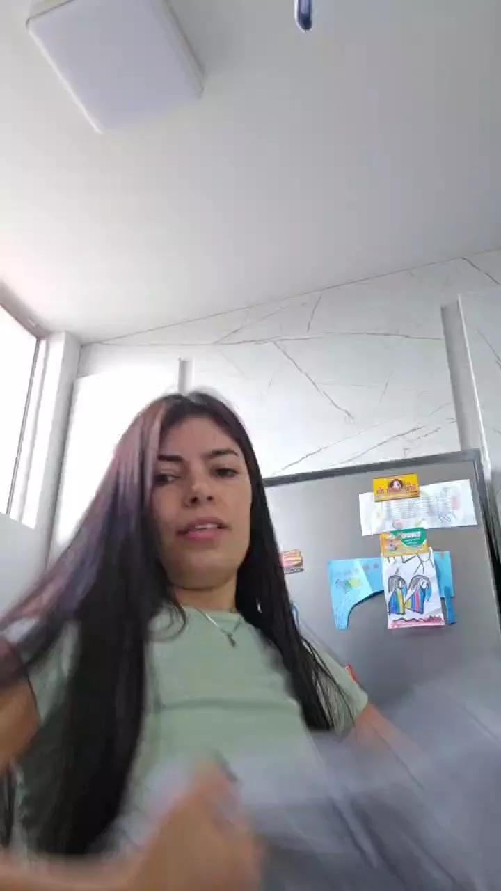 Estefanii_R from Cam4