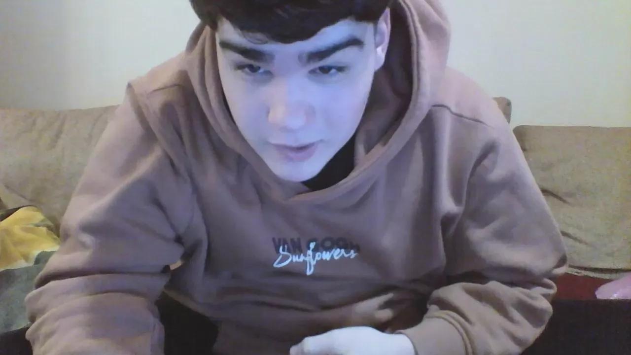 Gooodboii_ from Cam4
