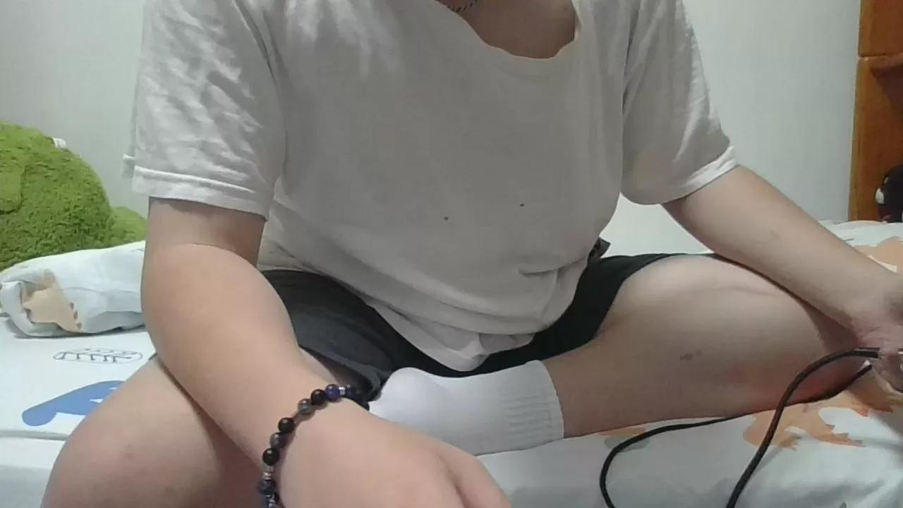 Happyboy708 from Cam4