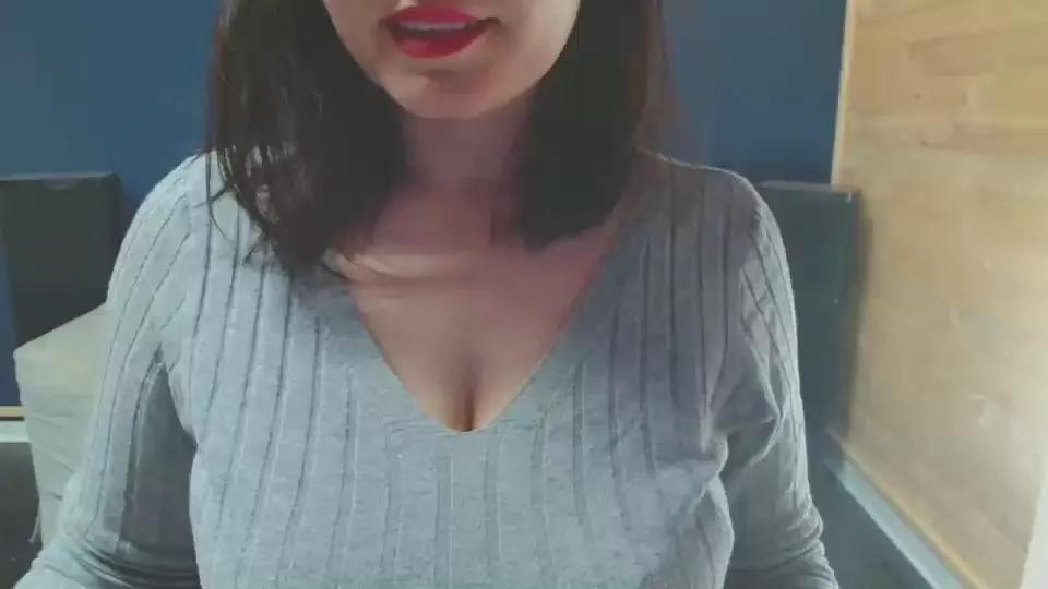 Hilldy_32 from Cam4