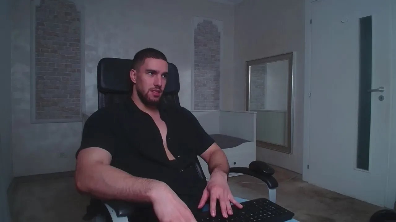 Offline IvanHyde on Cam4