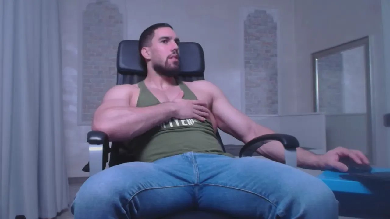 Offline IvanHyde on Cam4