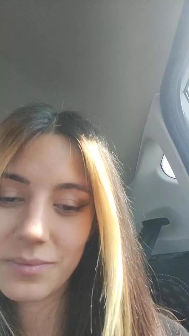 KellyDevineMeow from Cam4