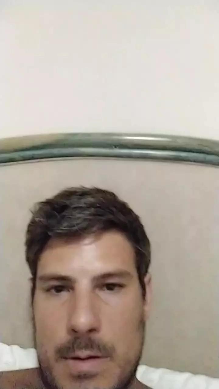Luzzl from Cam4