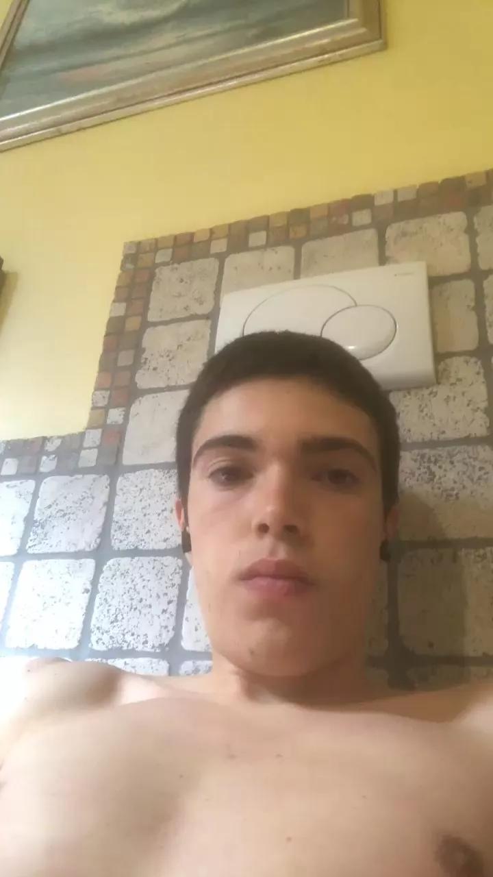 Matteo18cm from Cam4