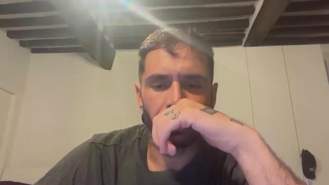 Matteoyves from Cam4