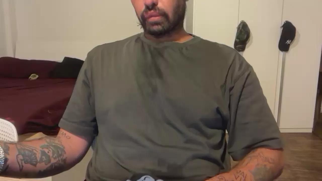 Matteoyves from Cam4