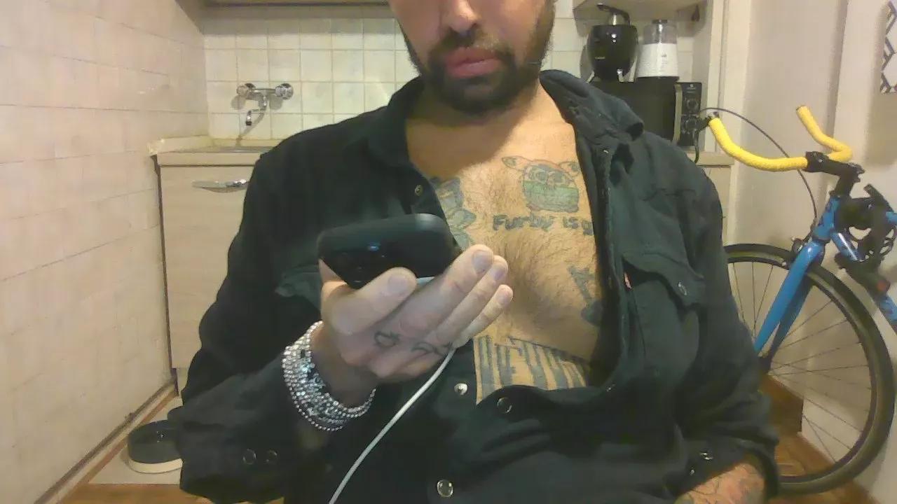 Matteoyves from Cam4