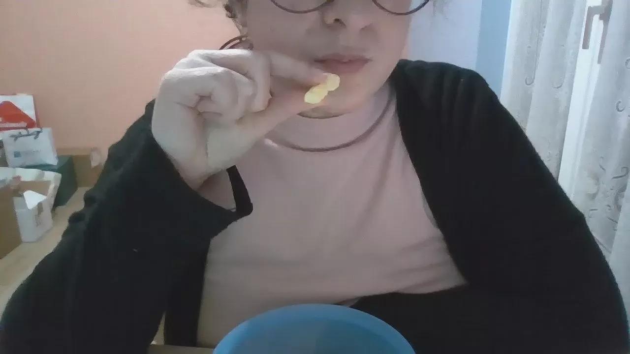 Misscurvy90 from Cam4
