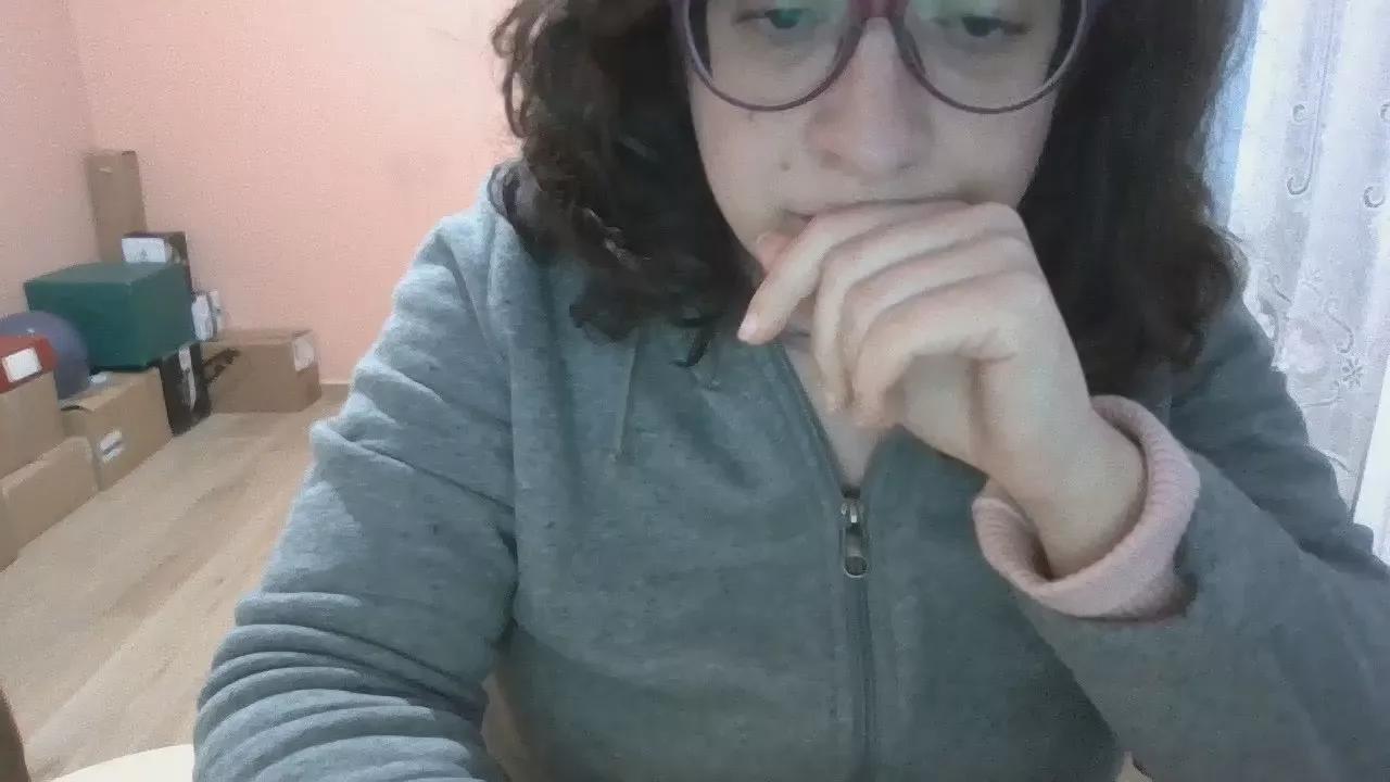 Misscurvy90 from Cam4