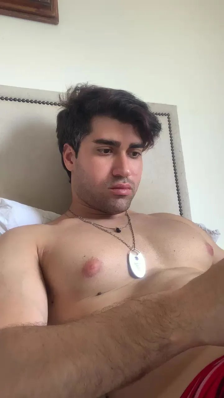 Offline Peitoralgostos on Cam4