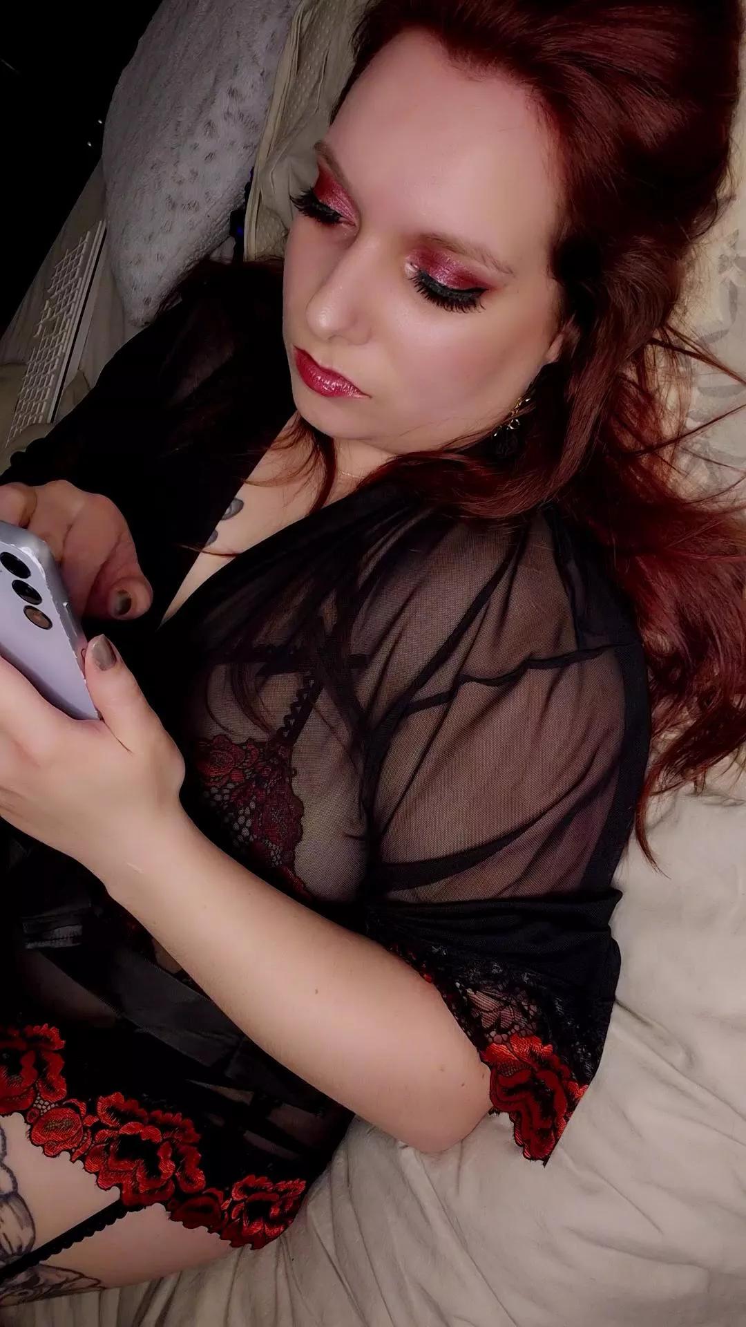 QueenHeart18 from Cam4