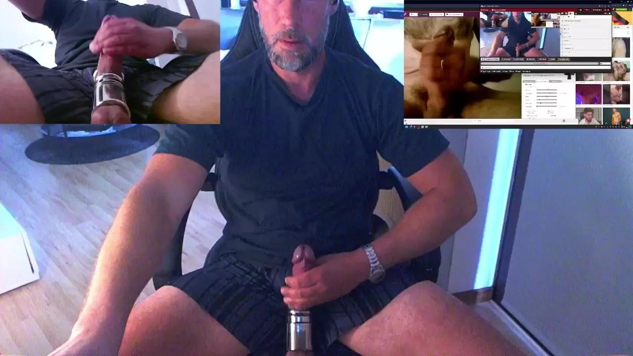 Reeper84 from Cam4