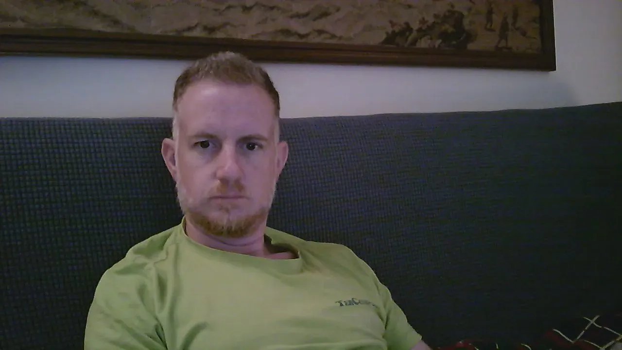 Offline Rossodisera84 on Cam4