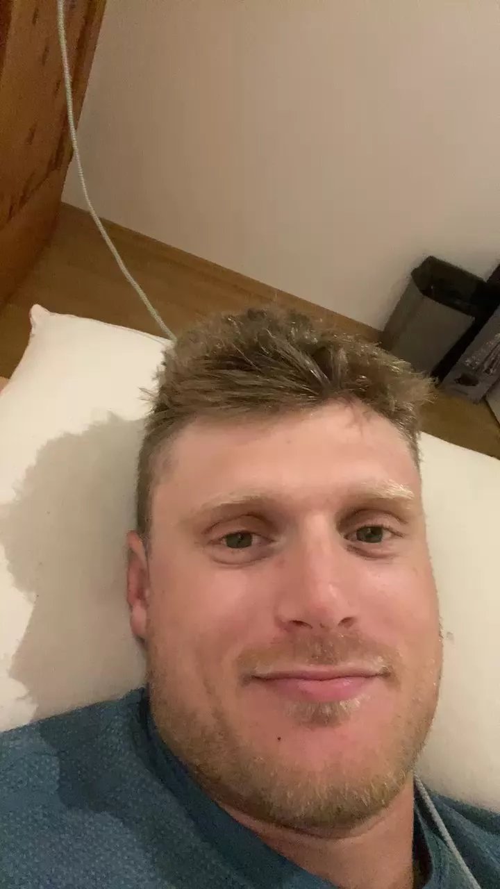 Offline Sexyfreak1994 on Cam4