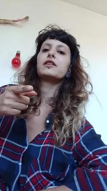 theWitch696 on Cam4
