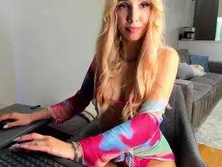 bella-sweeet from CamSoda