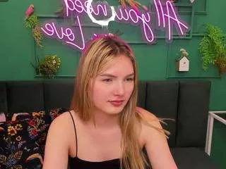 evelineamore from CamSoda