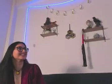 77neferkitty77 on Chaturbate 