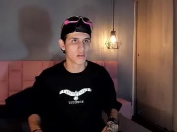 Freechat _realwav on Chaturbate