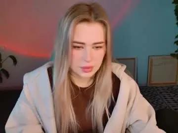 Adelloyss from Chaturbate