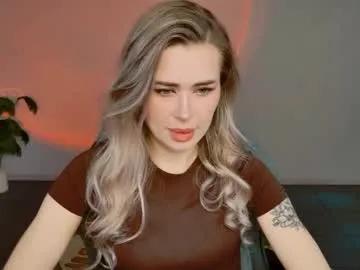 Adelloyss from Chaturbate