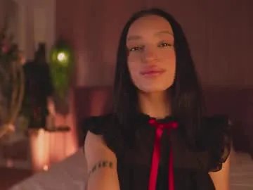 Freechat adoracortes on Chaturbate