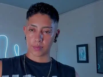 Freechat aleja1214 on Chaturbate