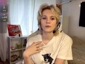 Alluring_vibes_69 from Chaturbate