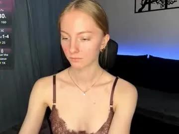 Autumnroginson from Chaturbate