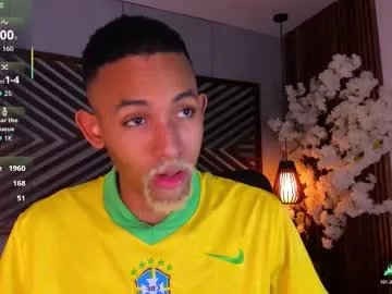 Freechat bento_fox on Chaturbate