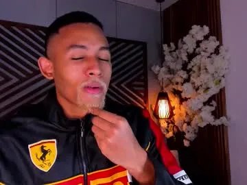 Freechat bento_fox on Chaturbate