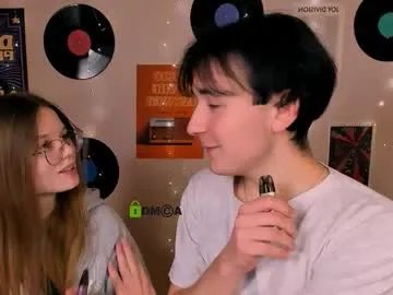 Freechat caroline_eclipse on Chaturbate